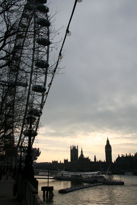 queen's walk © max sauter